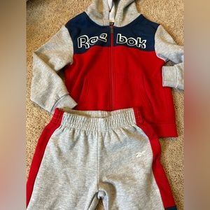Like new Reebok jogging suit size 6 boys